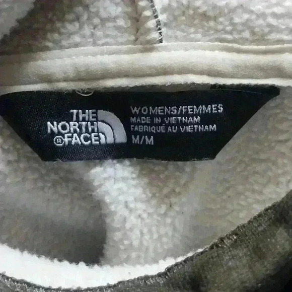 The North Face Green Long Sleeve Hoodie - Picture 8 of 8